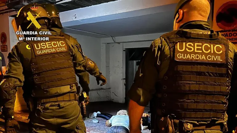 Desmantelado un punto de venta de drogas en Caspe (Zaragoza) antes del inicio de sus fiestas patronales.
- GUARDIA CIVIL