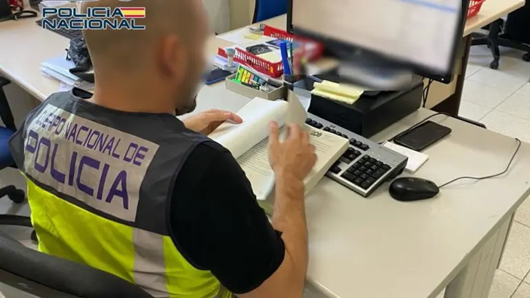 POLIC&Iacute;A NACIONAL.