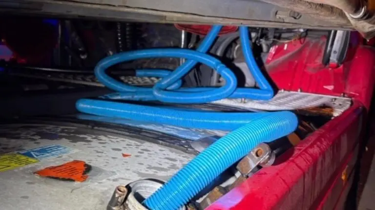 M&eacute;todo para la extracci&oacute;n del gasoil de lso camiones. / GUARDIA CIVIL