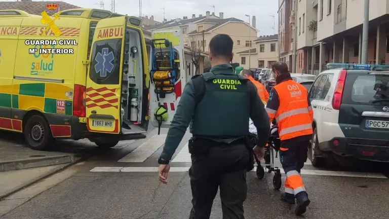 Una mujer de Utebo es auxiliada por la Guardia Civil en pleno parto. / GUARDIA CIVIL