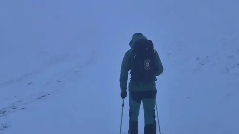 Guardia Civil del GREIM de Mora de Rubielos en Camarena de la Sierra ./ GUARDIA CIVIL