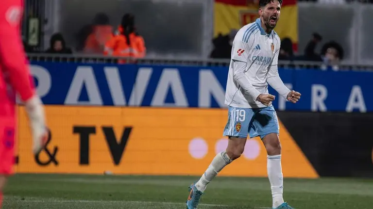 Kenan Kodro celebra un gol ante el C&aacute;diz / Marcos Cebri&aacute;n