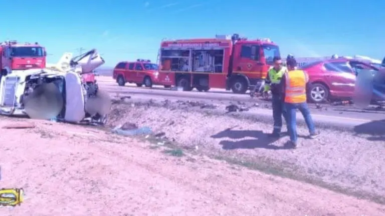 El accidente ha ocurrido en la A-127, en el t&eacute;rmino municipal de Tauste ./ DPZ