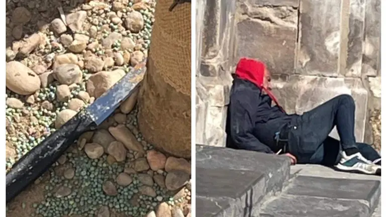Imagen de un 'sintecho' durmiendo en la entrada de una iglesia y de un cuchillo tirado junto a un &aacute;rbol/H.A.