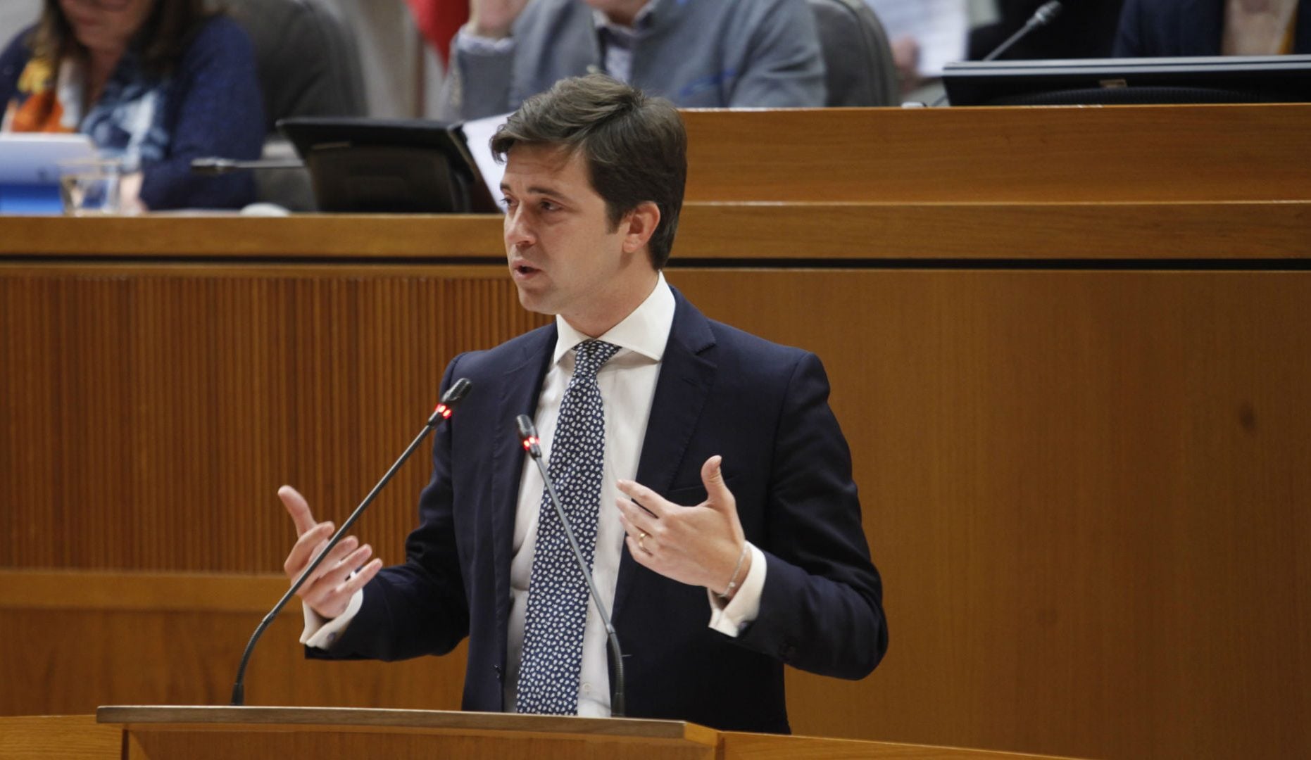 Ramón Celma en las Cortes de Aragón. / Europa Press