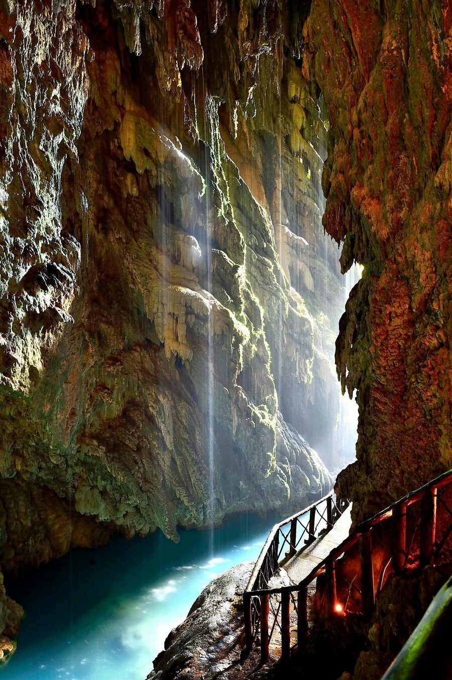Monasterio de Piedra