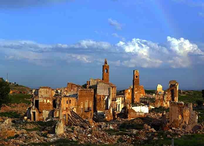 Hay varios tipos de visita para descubrir las ruinas del Pueblo Viejo / Ayuntamiento de Belchite