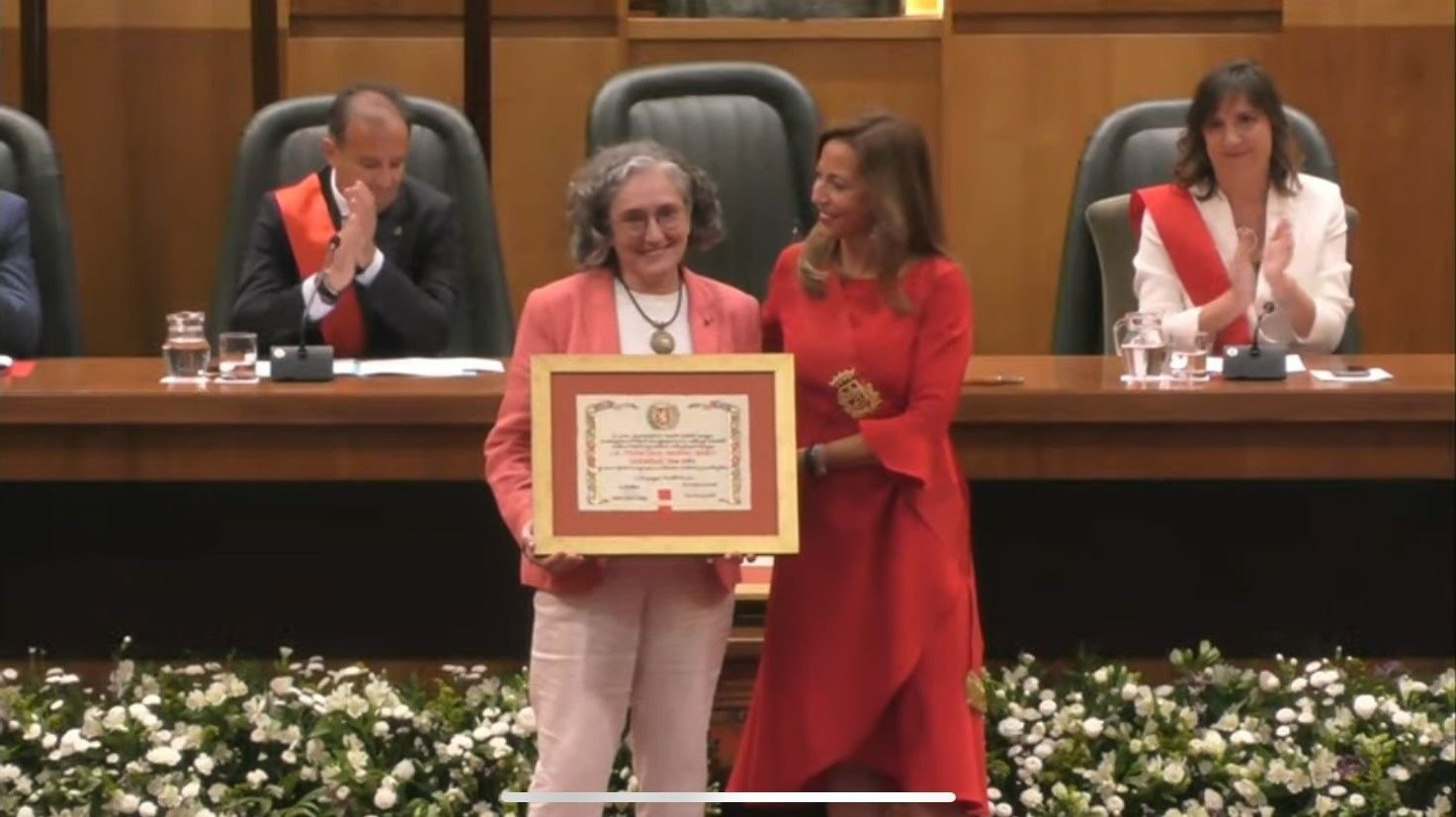 Entrega de medallas y distinciones de la ciudad. HA