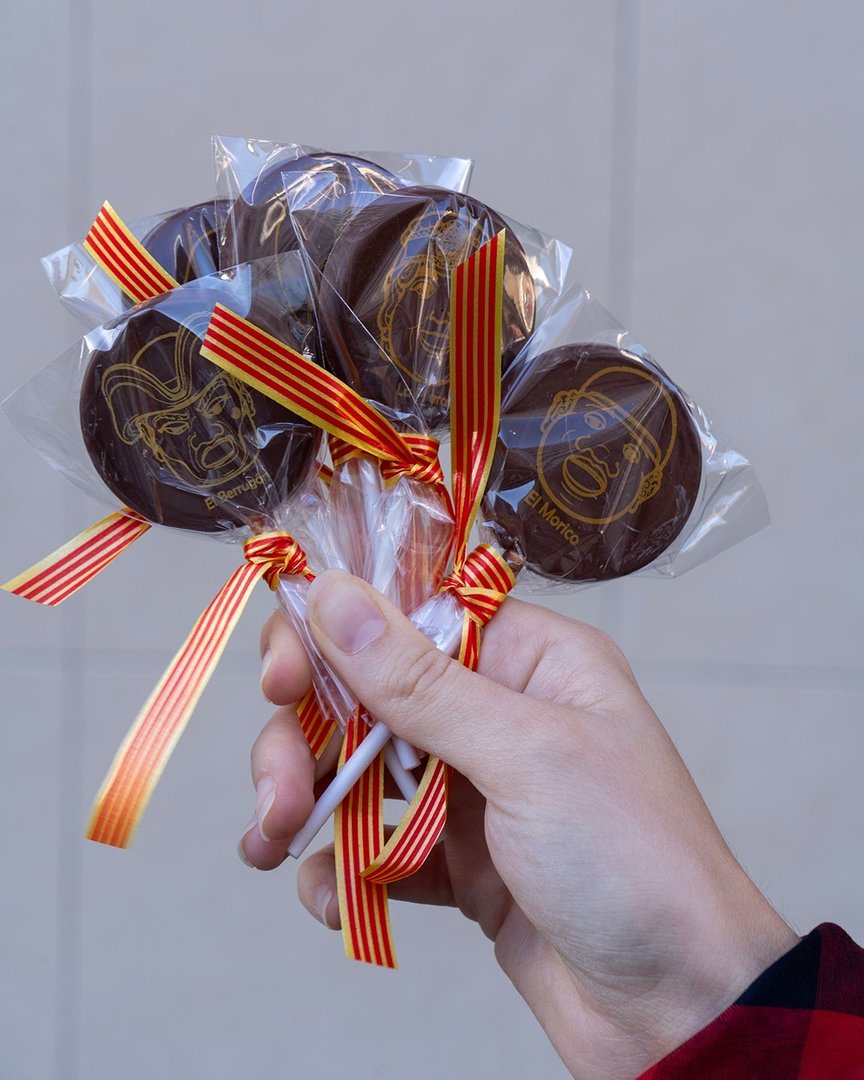 Mantos y pasteles de la Virgen, o piruletas de cabezudos son las propuestas de Tolosona
