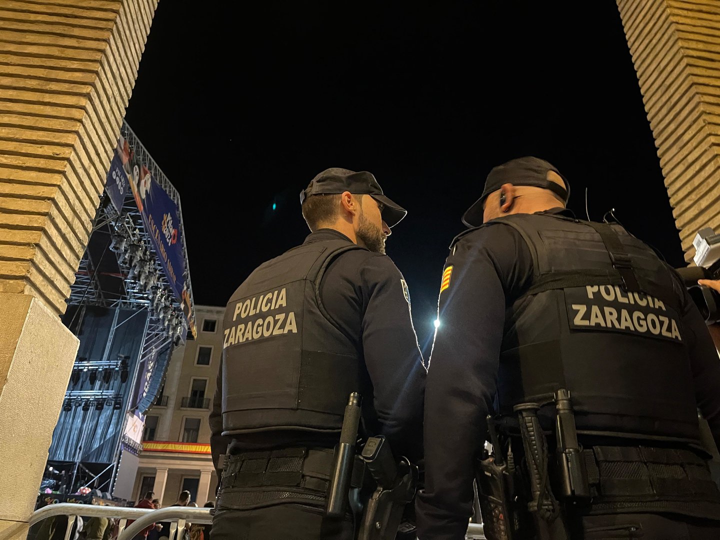 Policía Local en la Plaza del Pilar / Cecilia Policart
