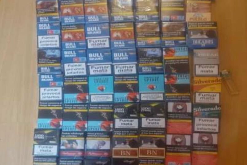 Imagen en redes sociales de los paquetes de tabaco que presuntamente había robado /Cedida a H.A.