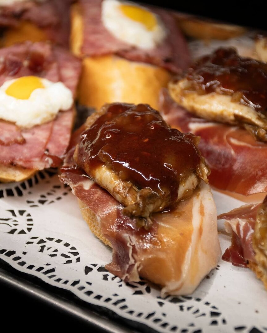 Tapeo de alta calidad / Los Victorinos