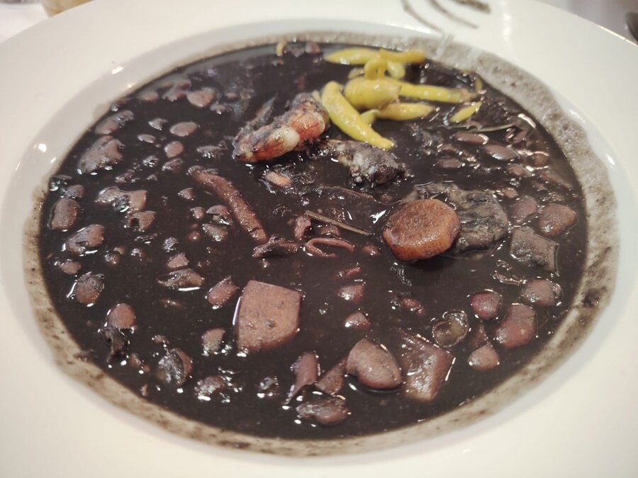 Alubias con calamares / HA
