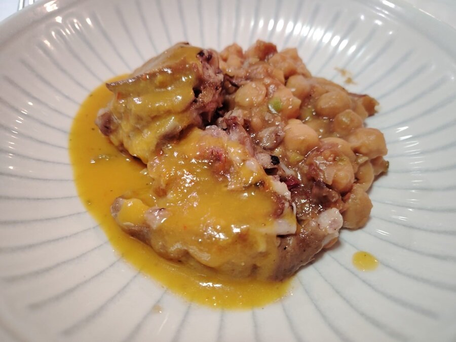 Manitas con garbanzos / HA