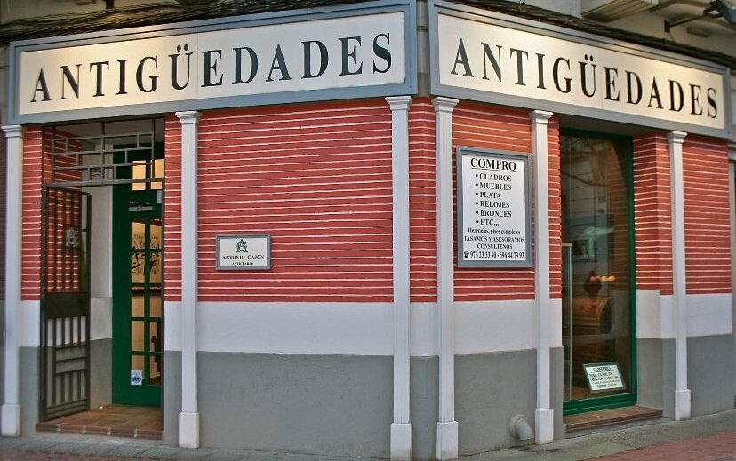 Esta tienda de antigüedades está abierta desde los años 80 / A.G.A