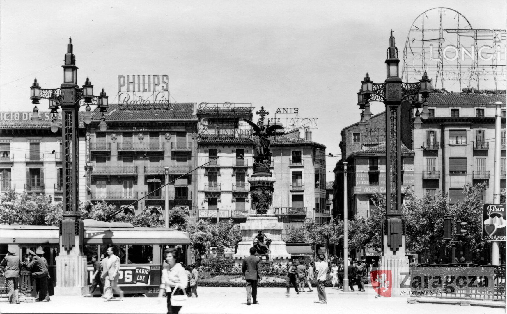 La plaza, en los años 50/ Ayuntamiento de Zaragoza