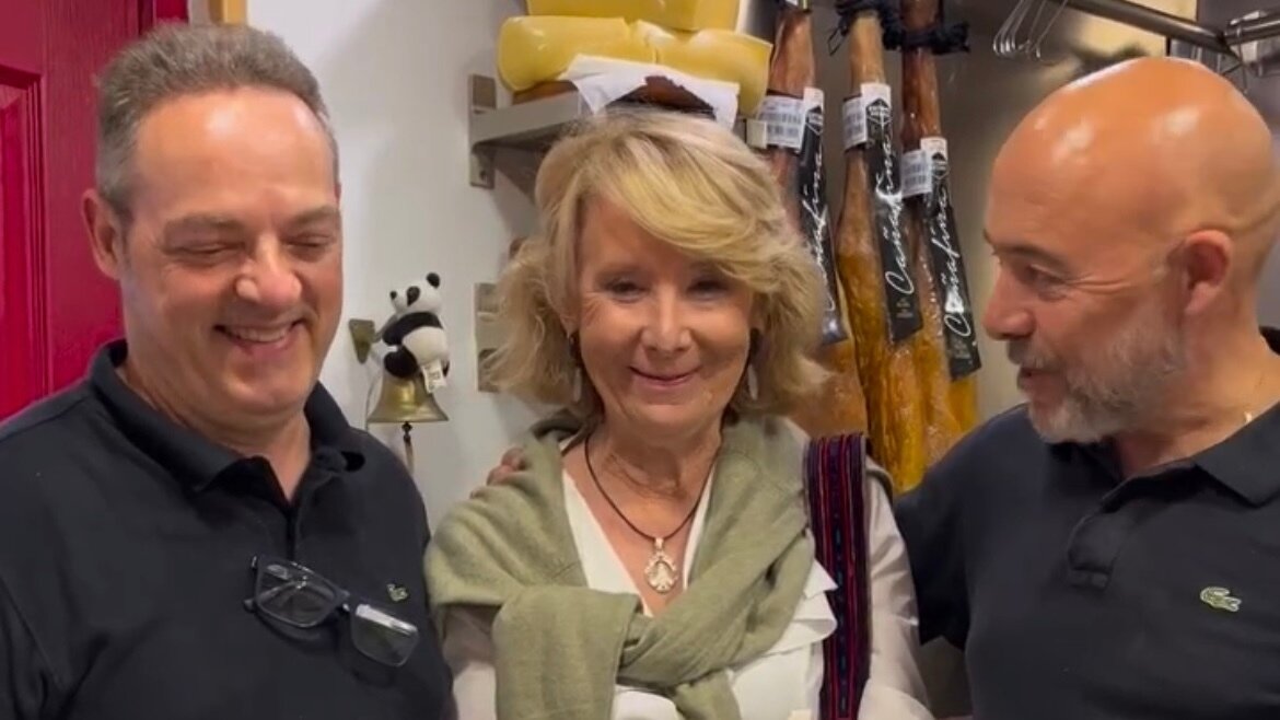 Esperanza Aguirre en Taberna El Sardi. / INSTAGRAM