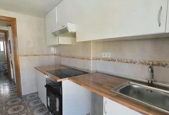 Piso de tres habitaciones en La Jota por 620 euros al mes / Idealista