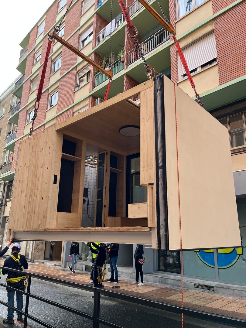 Montaje del edificio modular. /Minimal