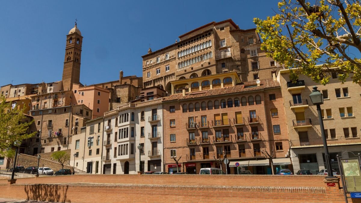 Entorno urbano del río Queiles, en Tarazona.