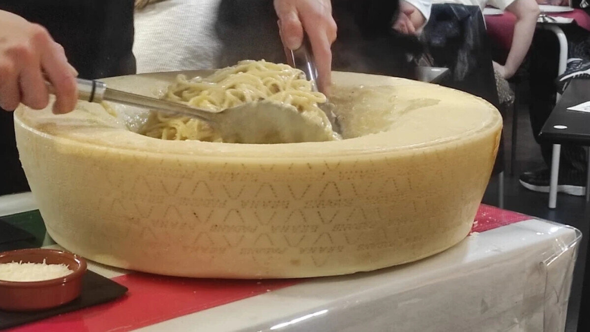 Así te sirven la pasta carbonara en A Casa di Marco