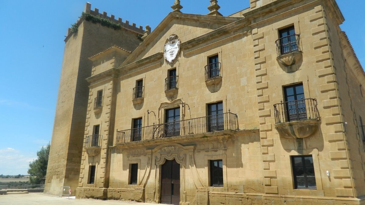 Torreón y Palacio del Vizconde, en Biota.