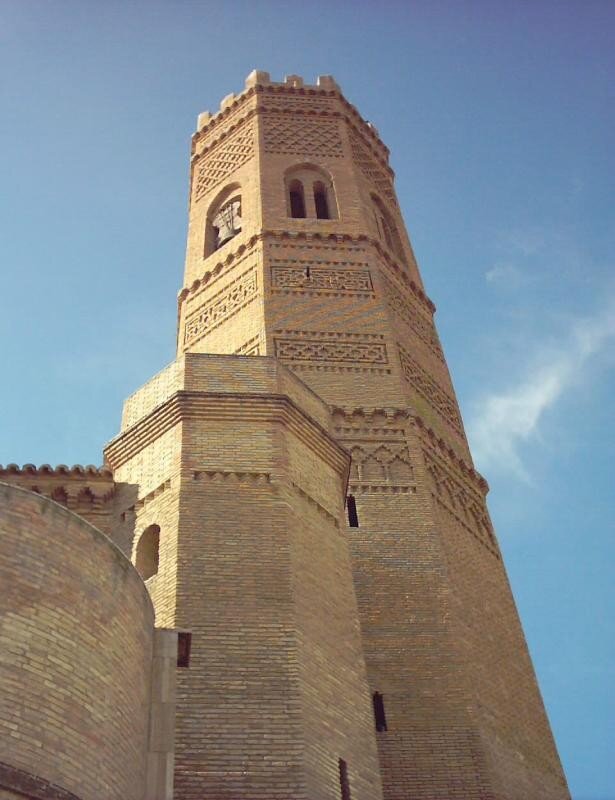 Torre-alminar de la Iglesia de Santa María, en Tauste. / TURISMO ARAGÓN