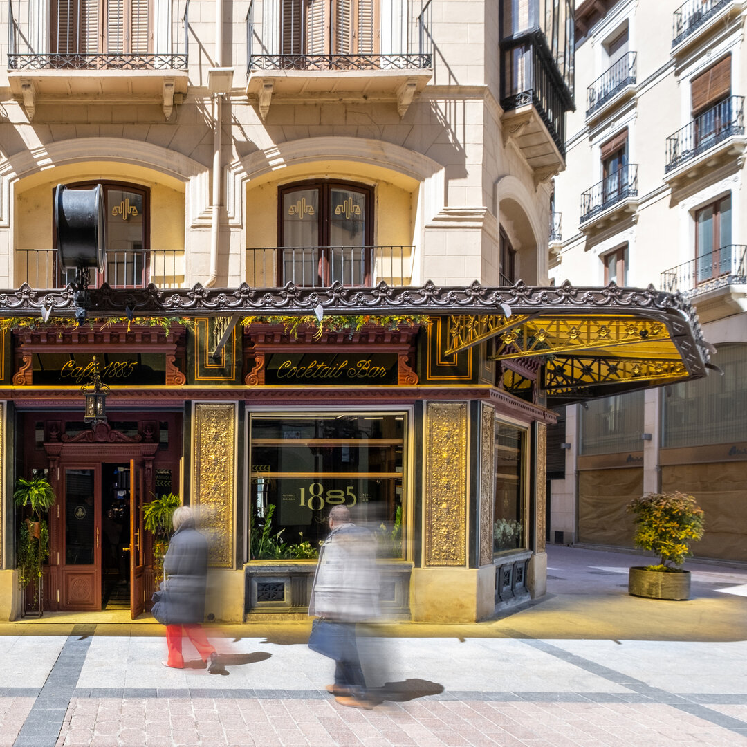 La rehabilitación del Café 1885 emprendida por Cronotopos / Cronotopos