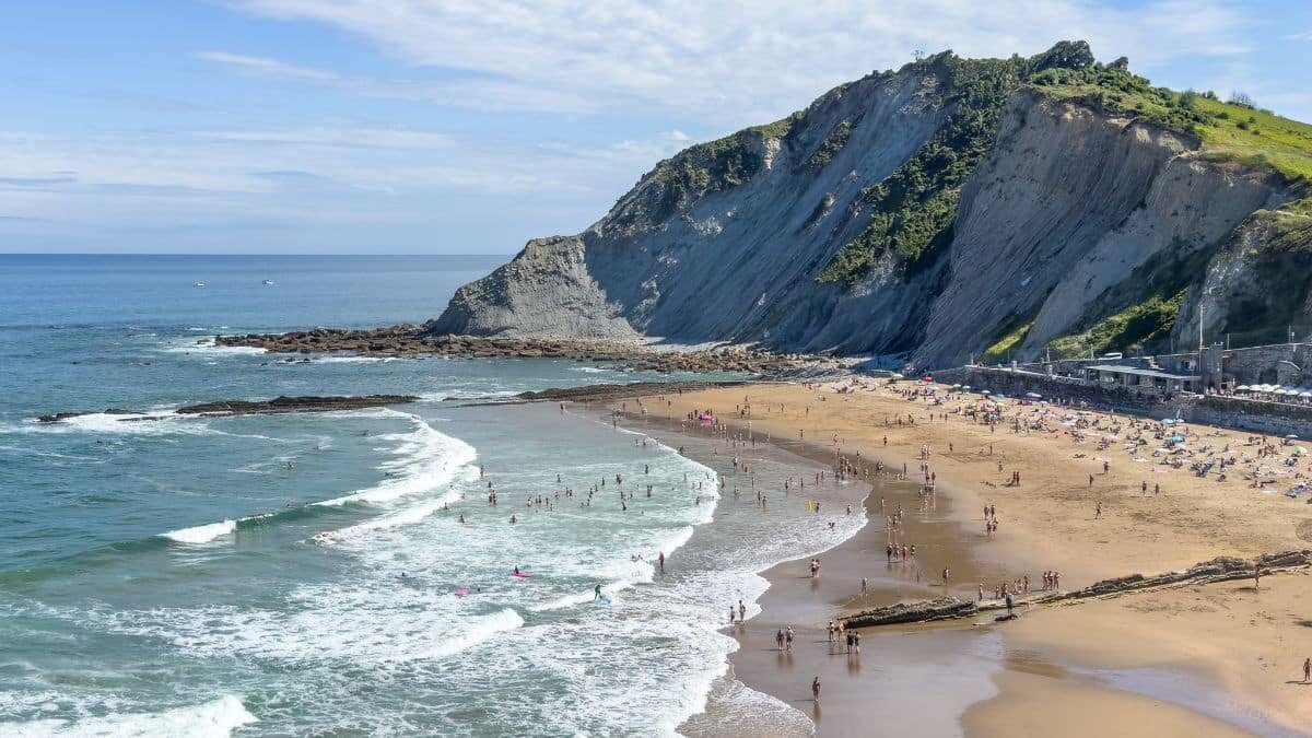 Playa de Itzurun / Vía Wikipedia