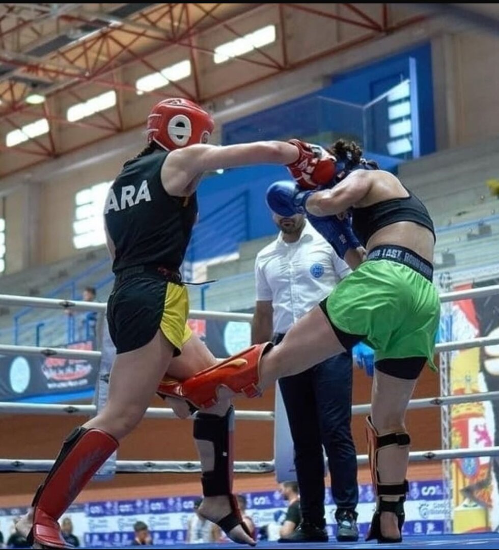 Arancha Royo durante un combate de Muay Thai