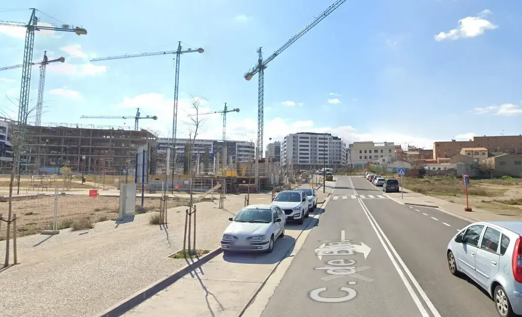 Este es el aspecto de la calle Biel de Valdefierro, pegada a la antigua carretera de Madrid / GM