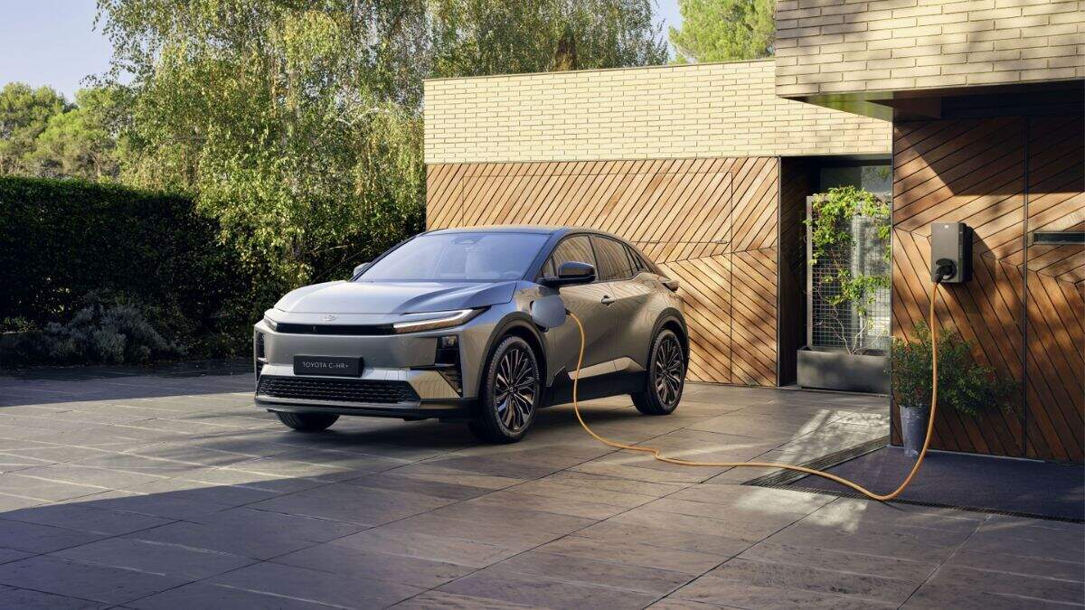 Nuevo Toyota C-HR+, disponible en preventa en Toyota Artal (Zaragoza). / HA