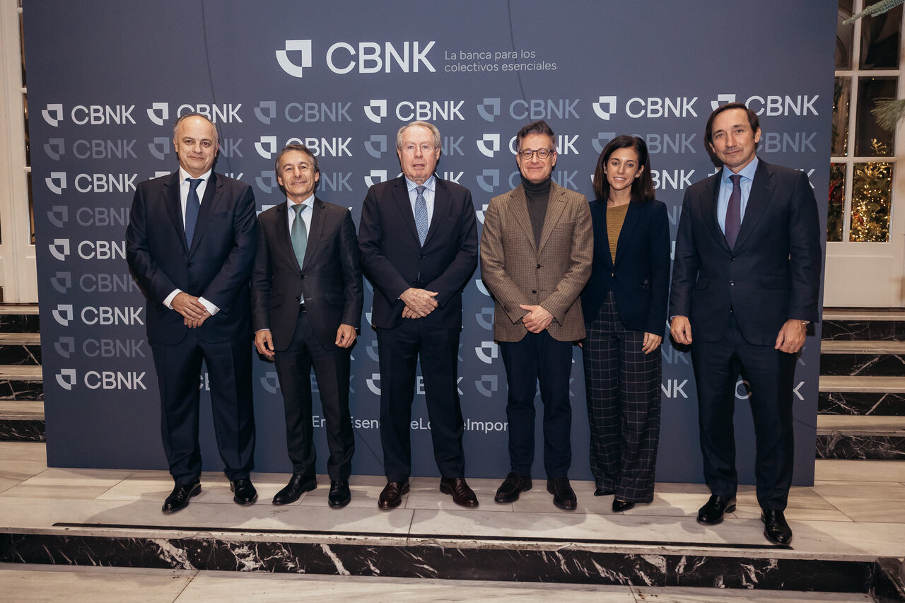 Autoridades y directivos de CBNK