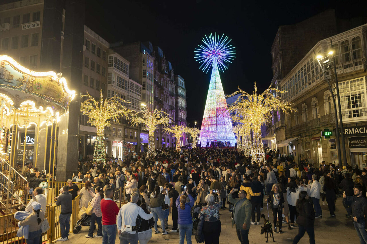 Así decora de luces Ximénez Iluminación la Navidad de la ciudad de Vigo / X.I