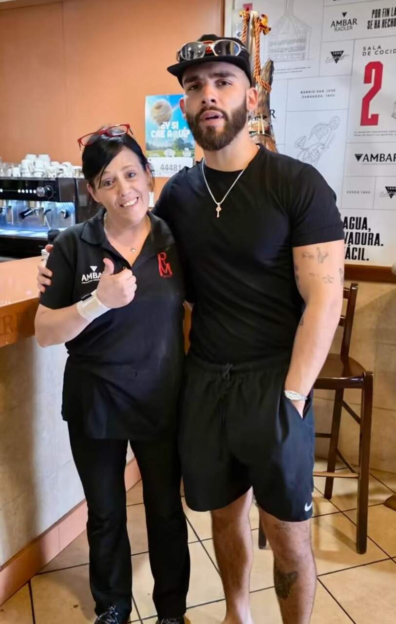 Manuel Turizo en el restaurante Mariano de Calamocha ./ @barrestaurantemariano