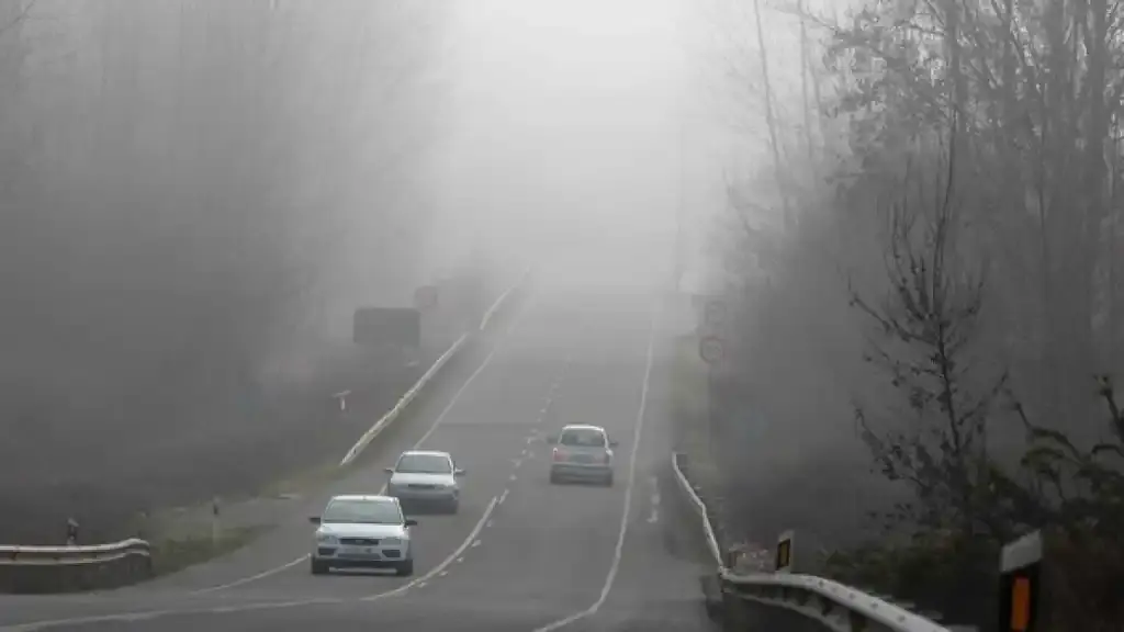 Una carretera con niebla / HOY ARAGÓN