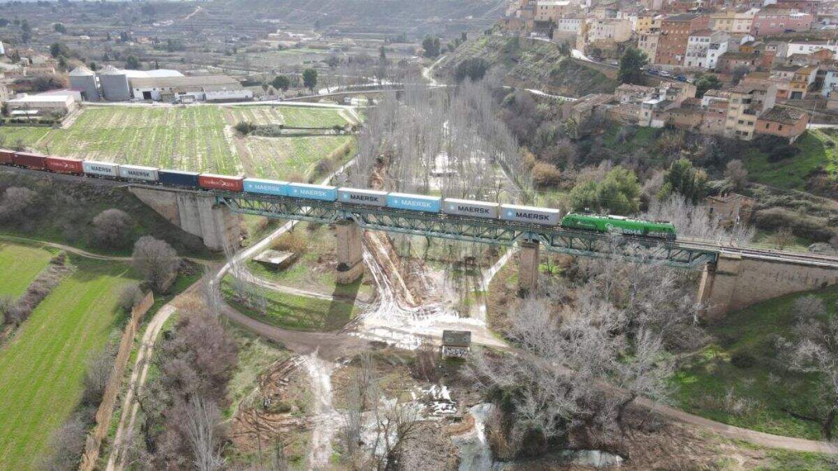 Vista aérea del cauce del río Guadalope a su paso por Caspe. / AYTO. CASPE