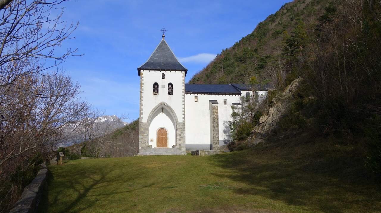 Ermita de Santa Elena en Biescas ./ Huesca La Magia