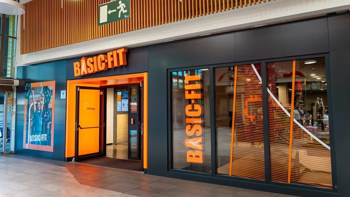 Entrada de un gimnasio Basic-Fit