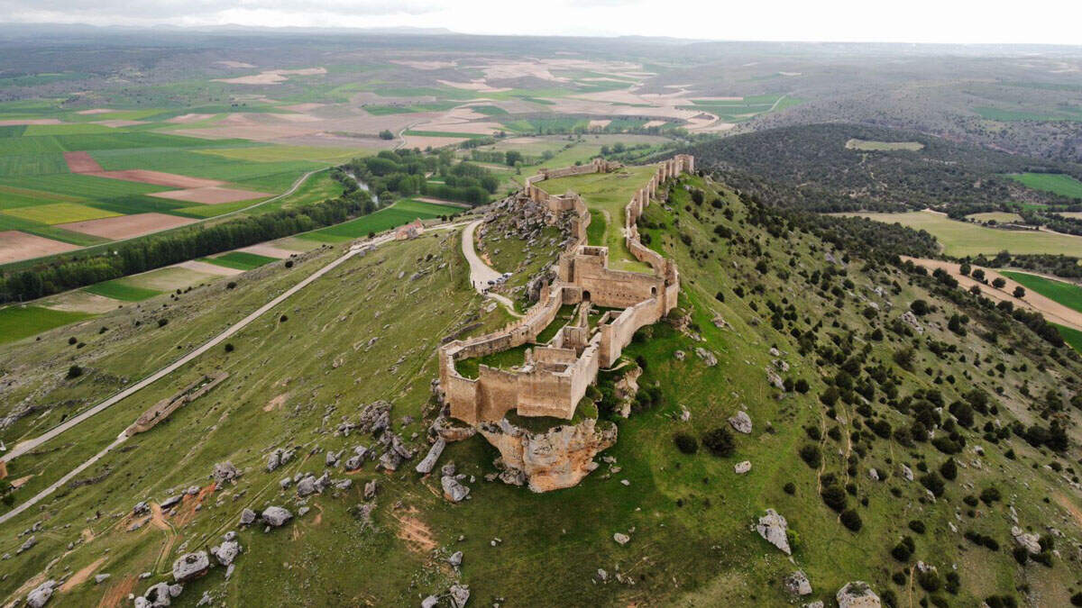 Un castillo imponente / Castillo de Ormaz