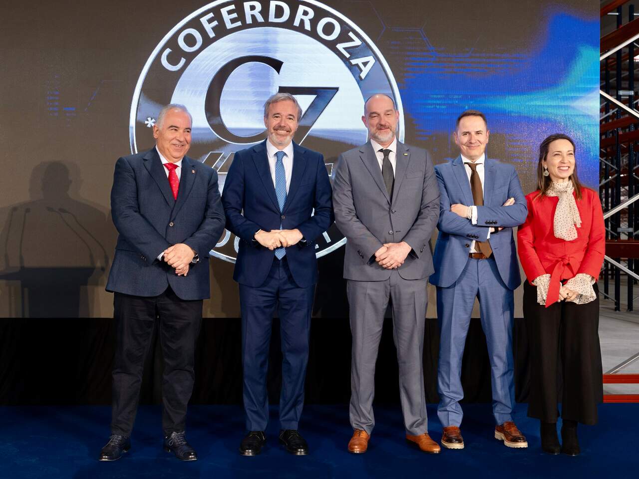 El presidente aragonés Jorge Azcón, junto a los directivos de Coferdroza / Fabián Simón