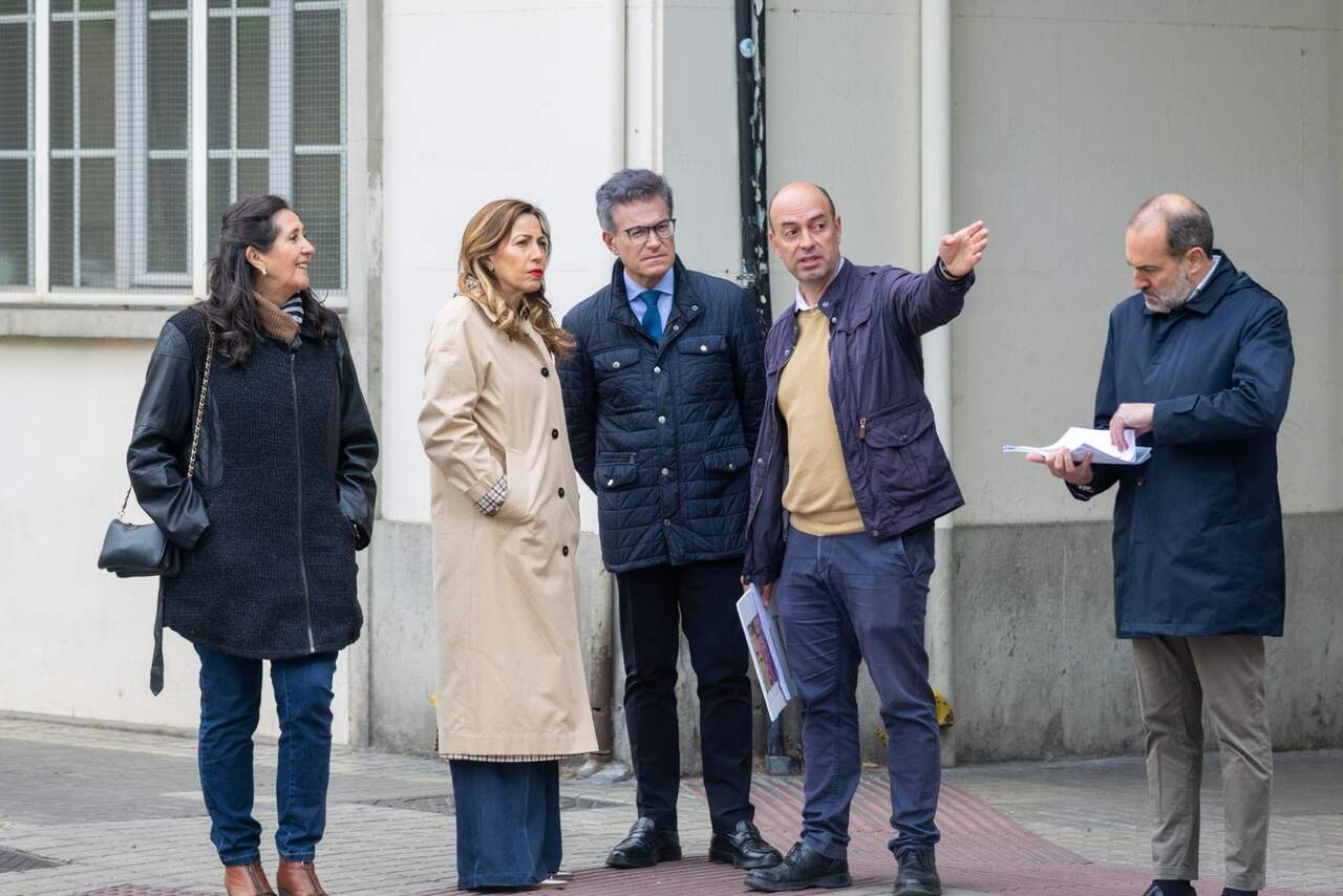 Las imágenes de la visita a la calle Pedro Cerbuna