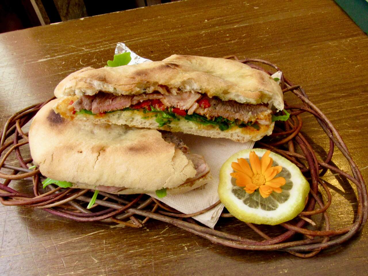 Los diferentes bocadillos de los múltiples establecimientos que participan. / Ternasco de Aragón
